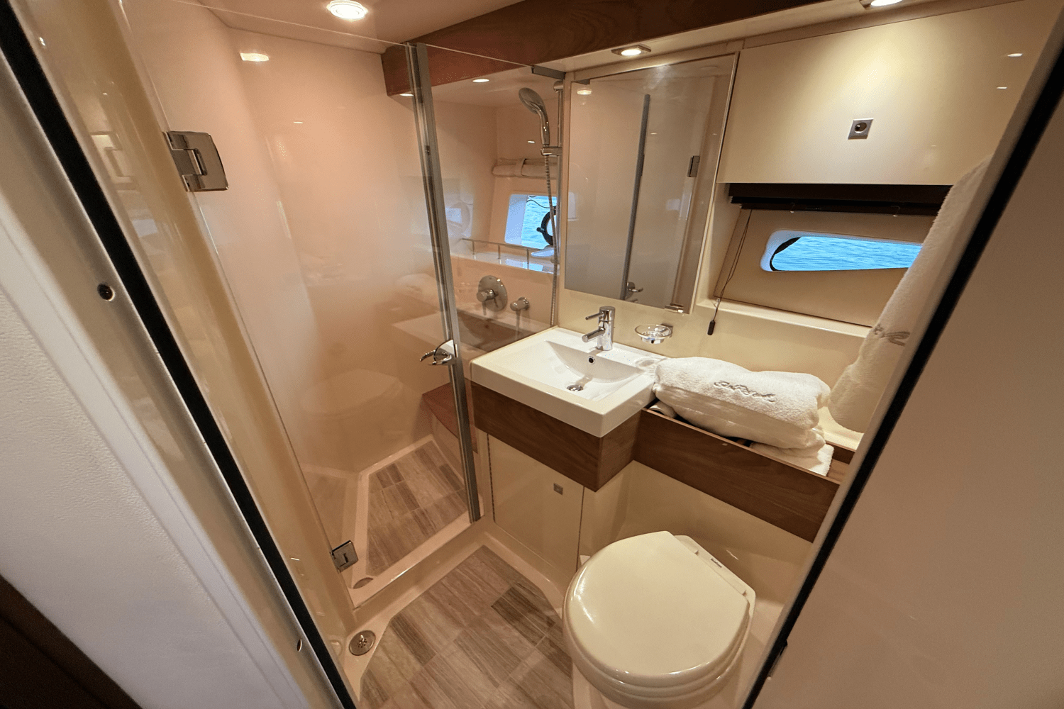 2013 Sea Ray 410 SUNDANCER Image Thumbnail #71