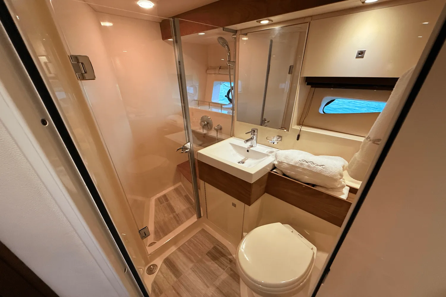 2013 Sea Ray 410 SUNDANCER Image Thumbnail #71