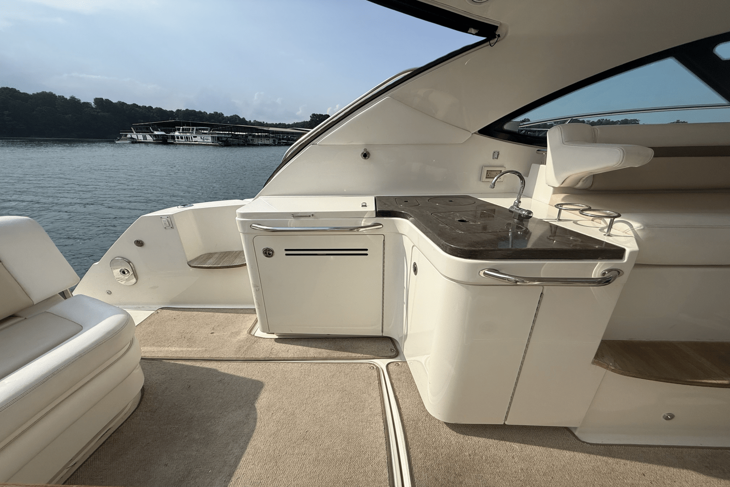 2013 Sea Ray 410 SUNDANCER Image Thumbnail #31