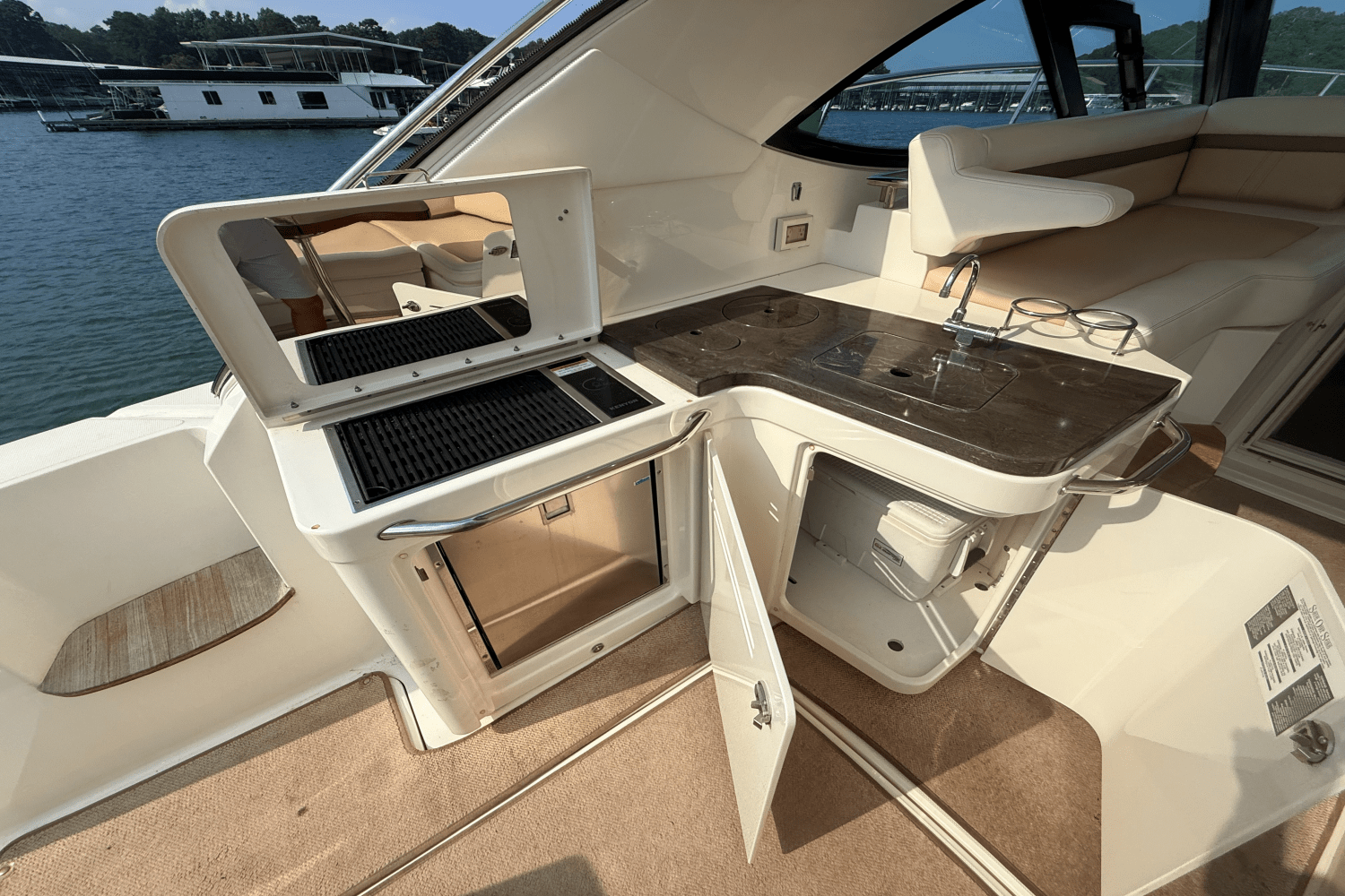 2013 Sea Ray 410 SUNDANCER Image Thumbnail #32