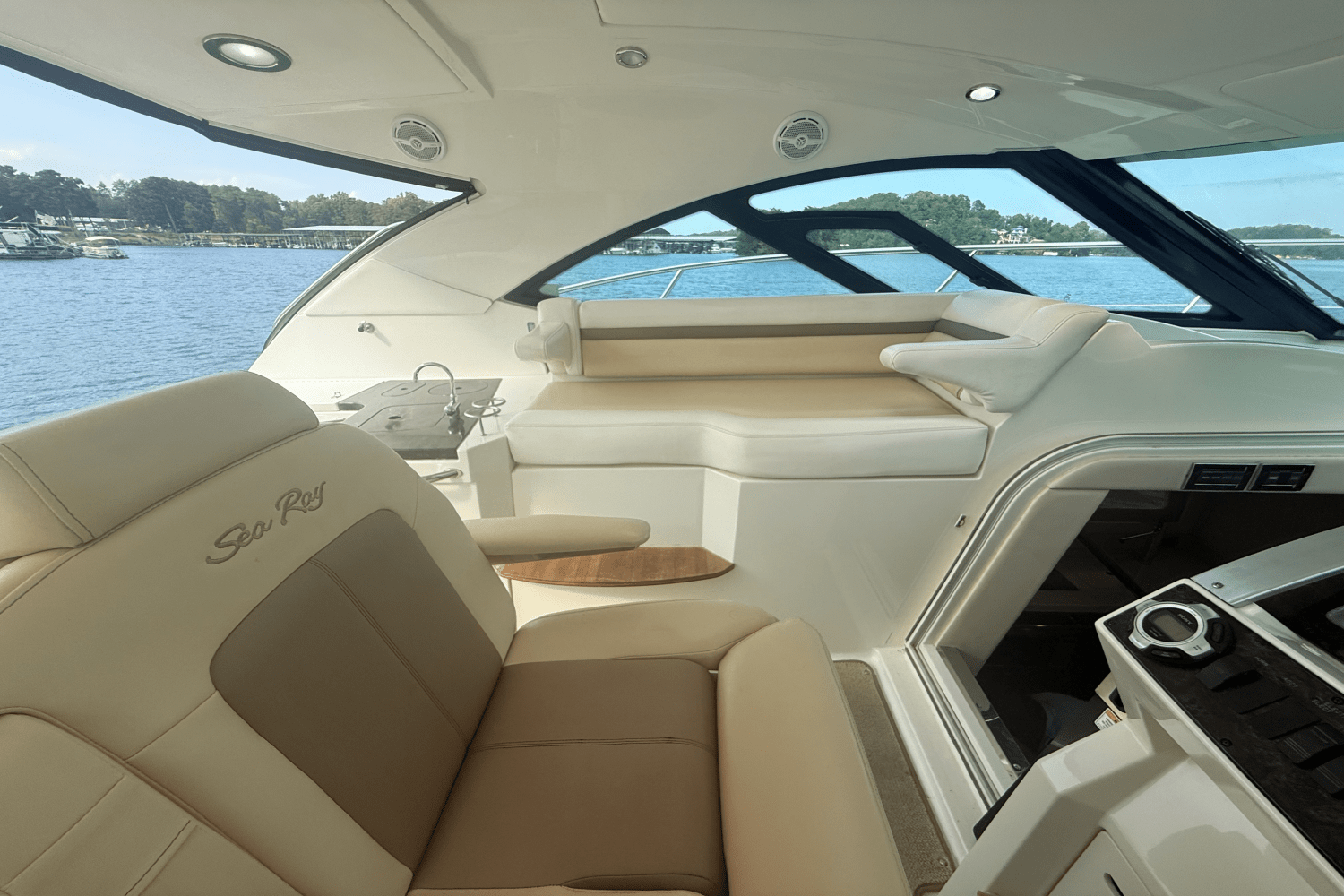 2013 Sea Ray 410 SUNDANCER Image Thumbnail #39