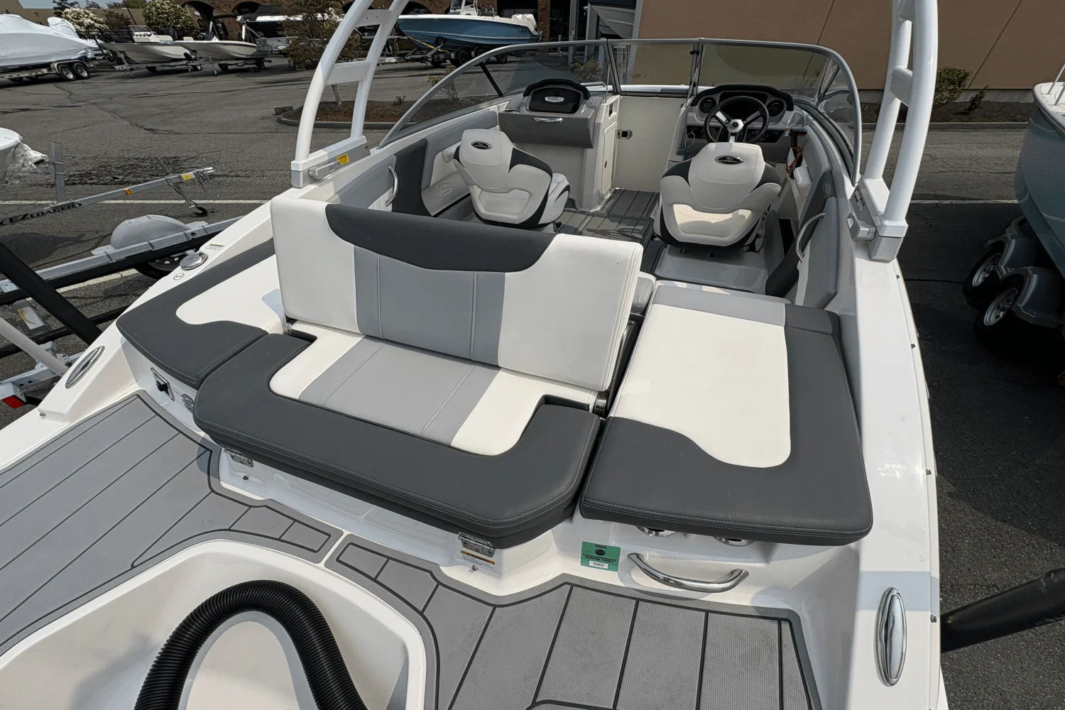 Thumbnail 3 for 2023 Chaparral 21 SSI OUTBOARD