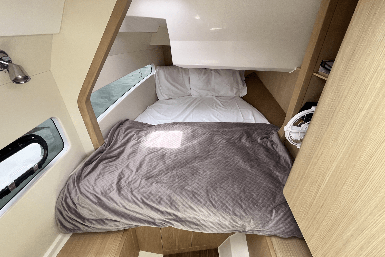 2023 Aquila 32 Sport Image Thumbnail #17