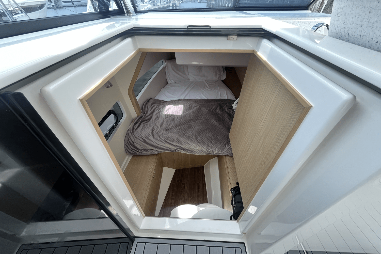 2023 Aquila 32 Sport Image Thumbnail #16
