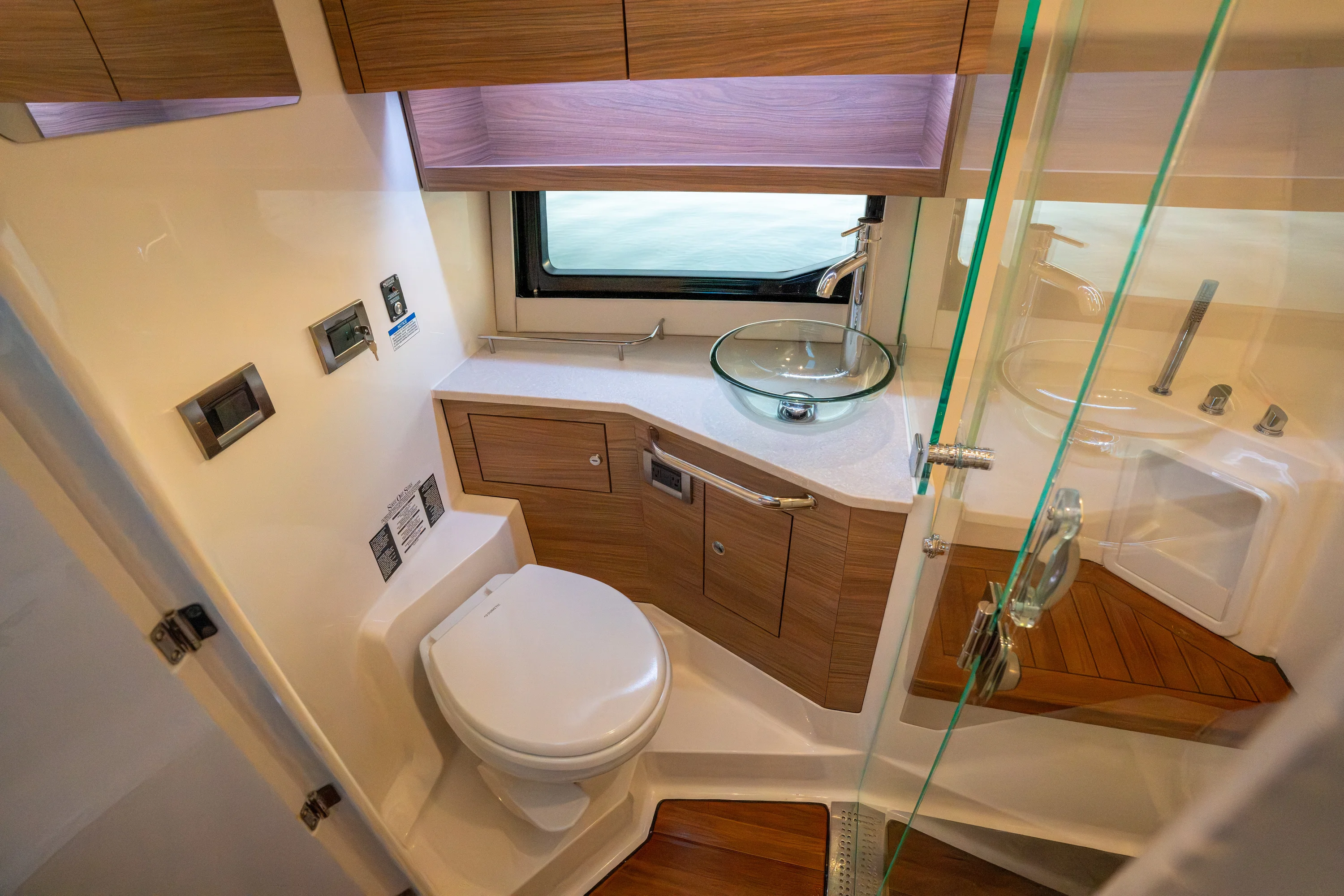 2026 Boston Whaler 365 Conquest Image Thumbnail #20