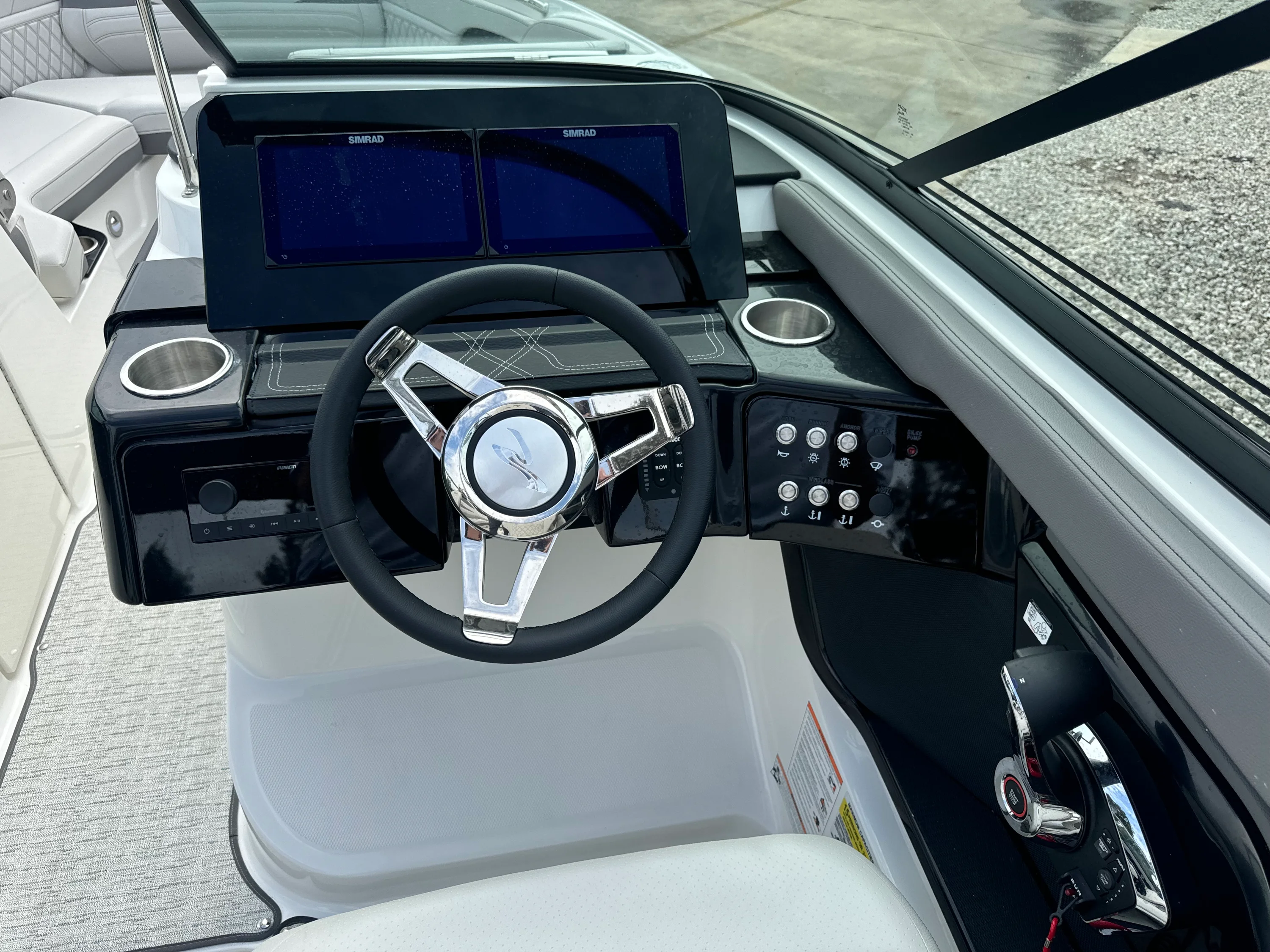 2026 Sea Ray SLX 260 Outboard Image Thumbnail #12