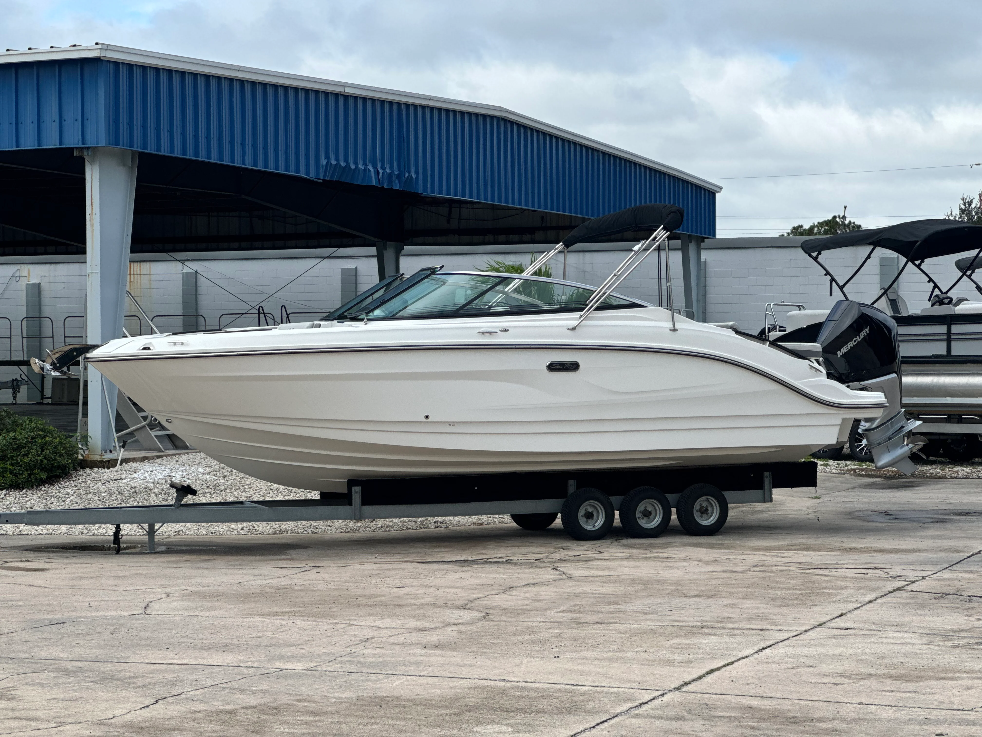 2026 Sea Ray SLX 260 Outboard Image Thumbnail #1