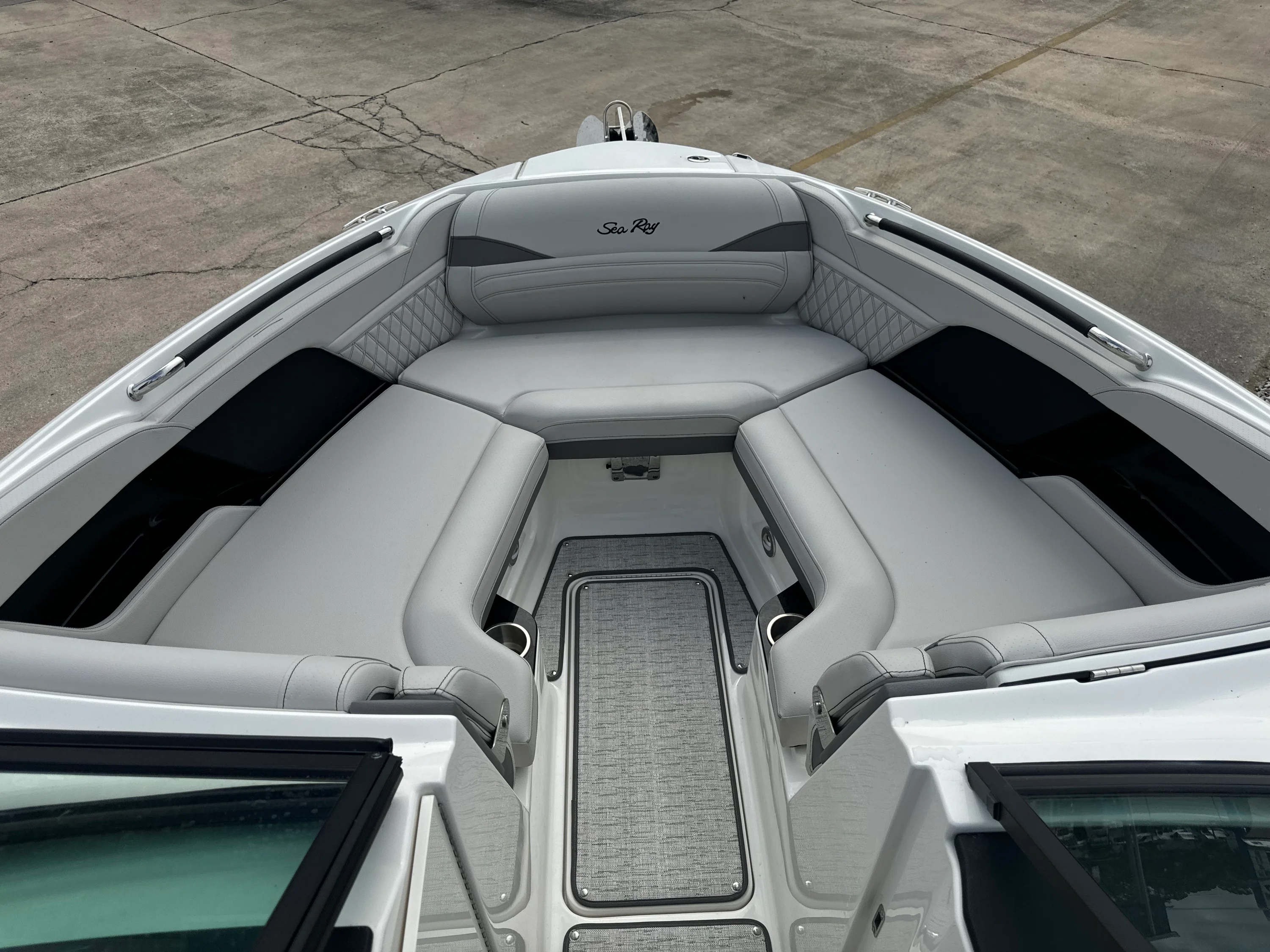 2026 Sea Ray SLX 260 Outboard Image Thumbnail #16