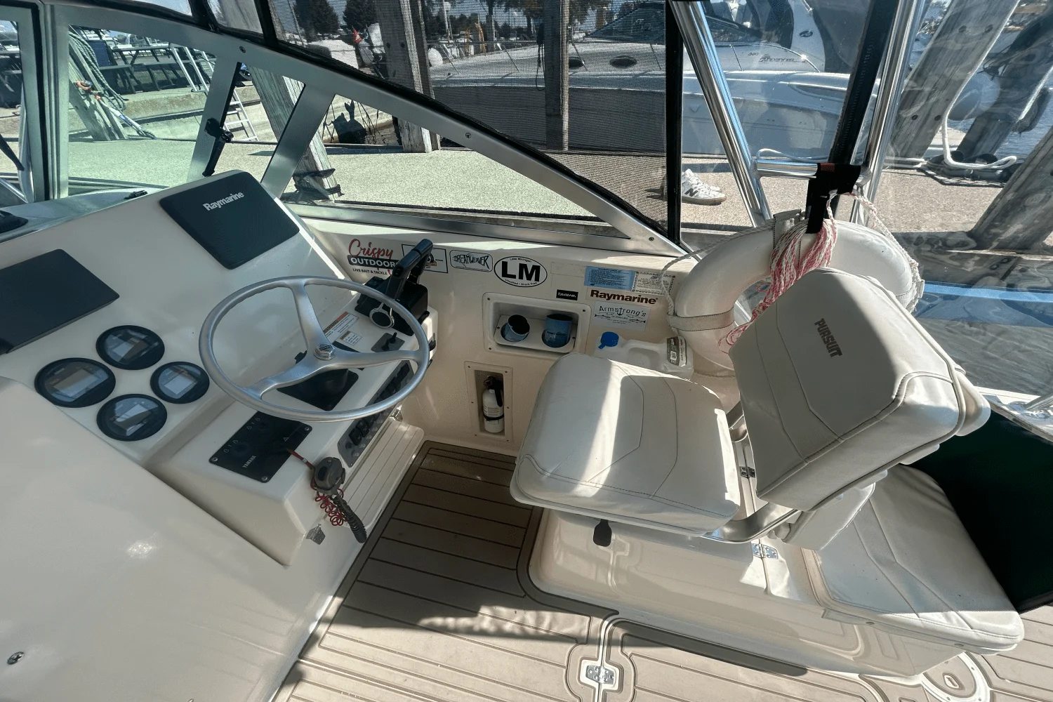 2001 Pursuit 2870 WA Image Thumbnail #17