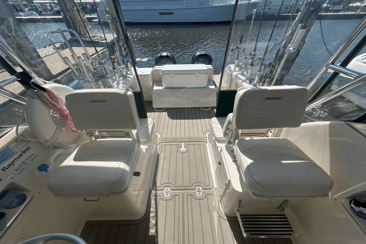 2001 Pursuit 2870 WA Image Thumbnail #15