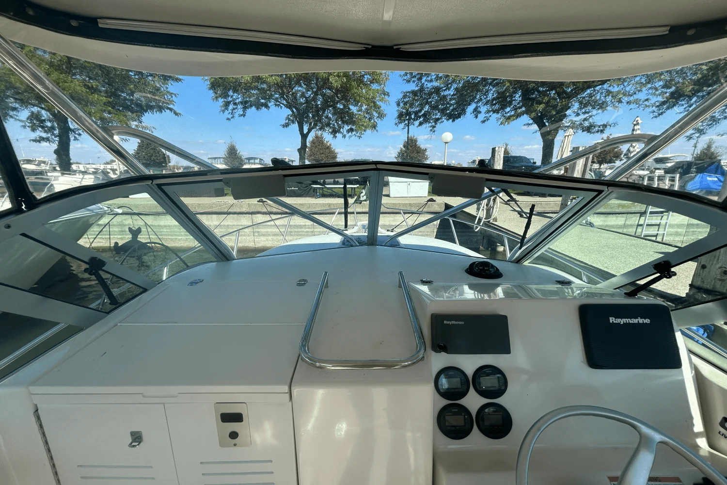 2001 Pursuit 2870 WA Image Thumbnail #24