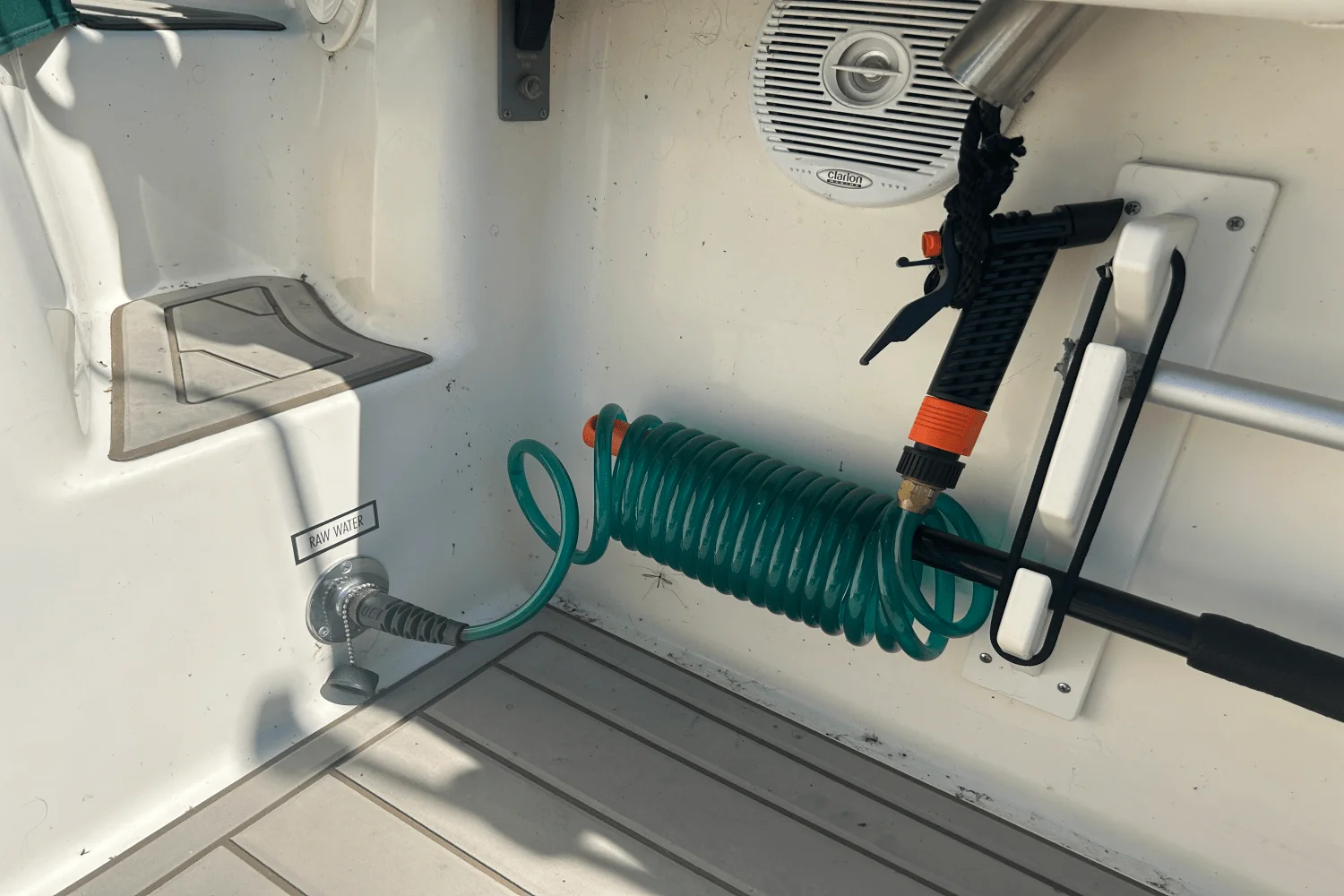 2001 Pursuit 2870 WA Image Thumbnail #26