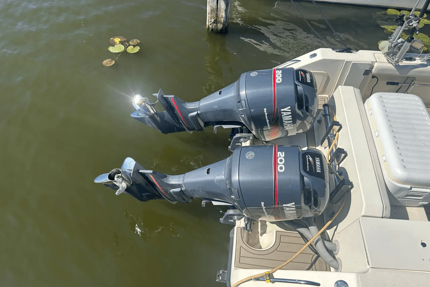 2001 Pursuit 2870 WA Image Thumbnail #6