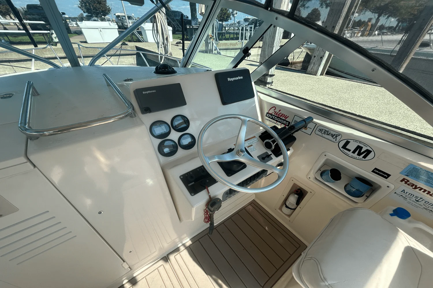 2001 Pursuit 2870 WA Image Thumbnail #18