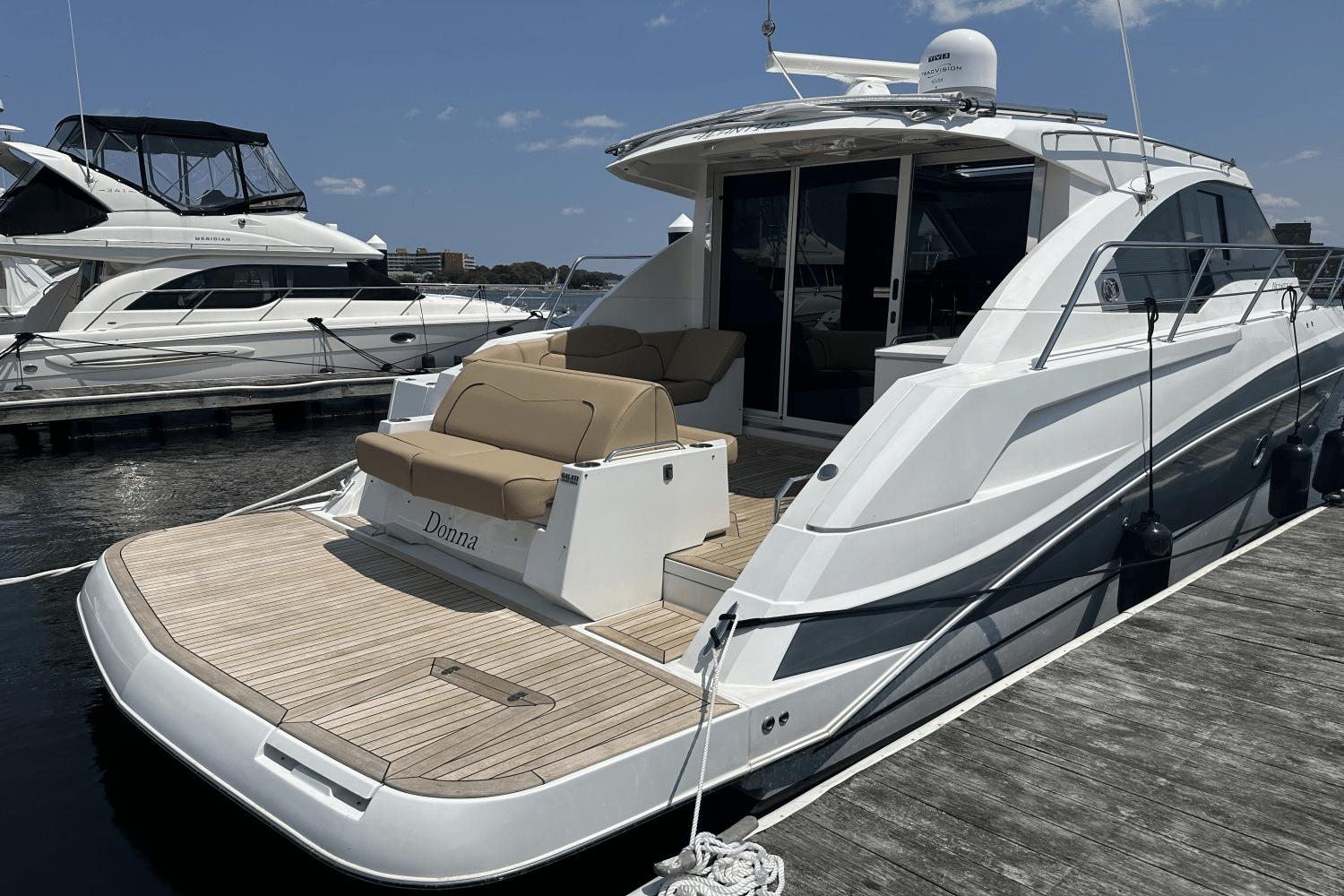 2016 Cruisers Yachts 41 CANTIUS Image Thumbnail #5