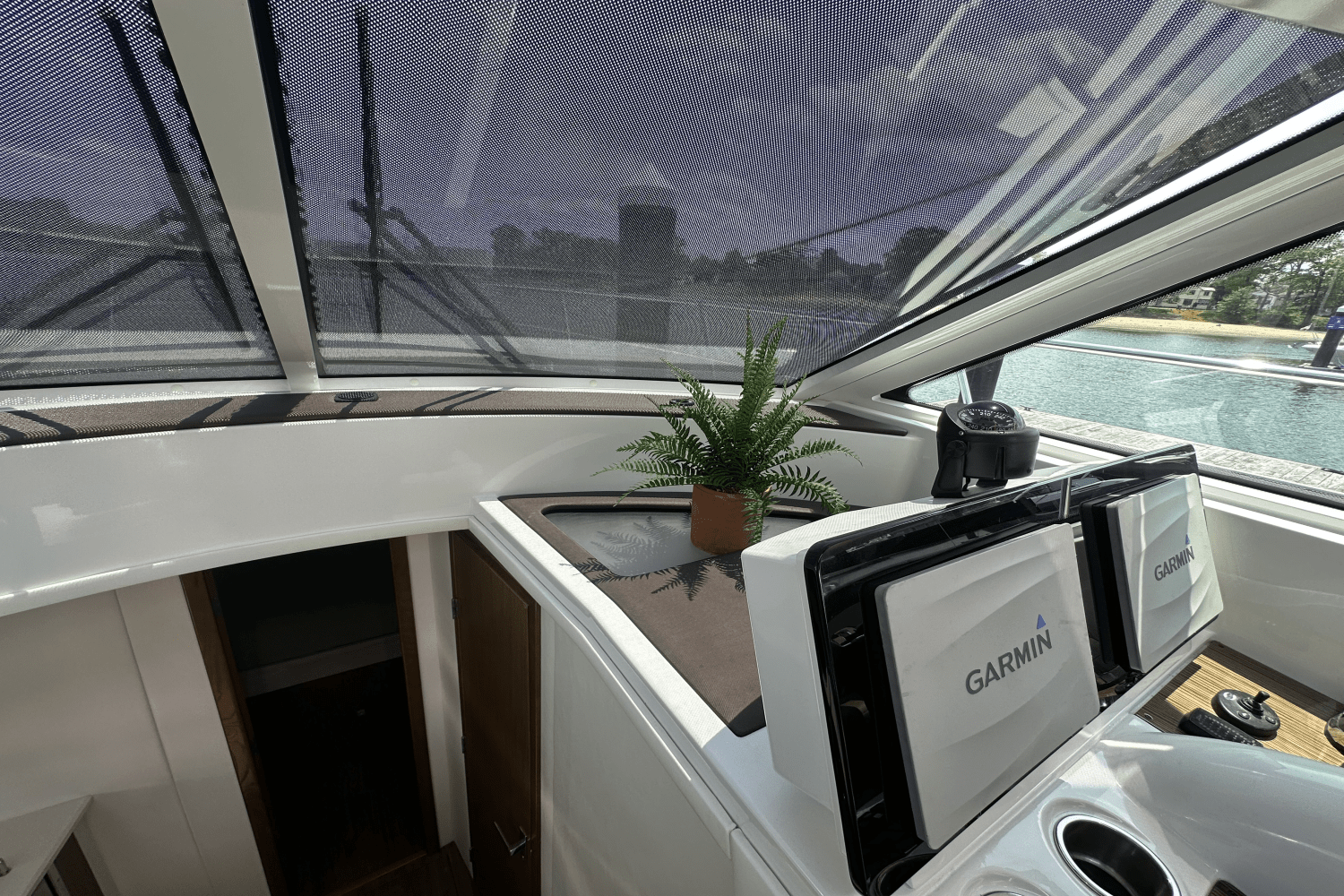 2016 Cruisers Yachts 41 CANTIUS Image Thumbnail #34
