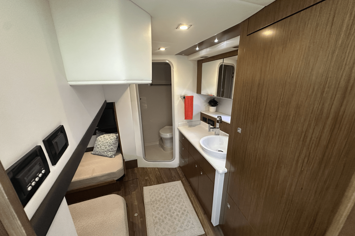 2016 Cruisers Yachts 41 CANTIUS Image Thumbnail #45