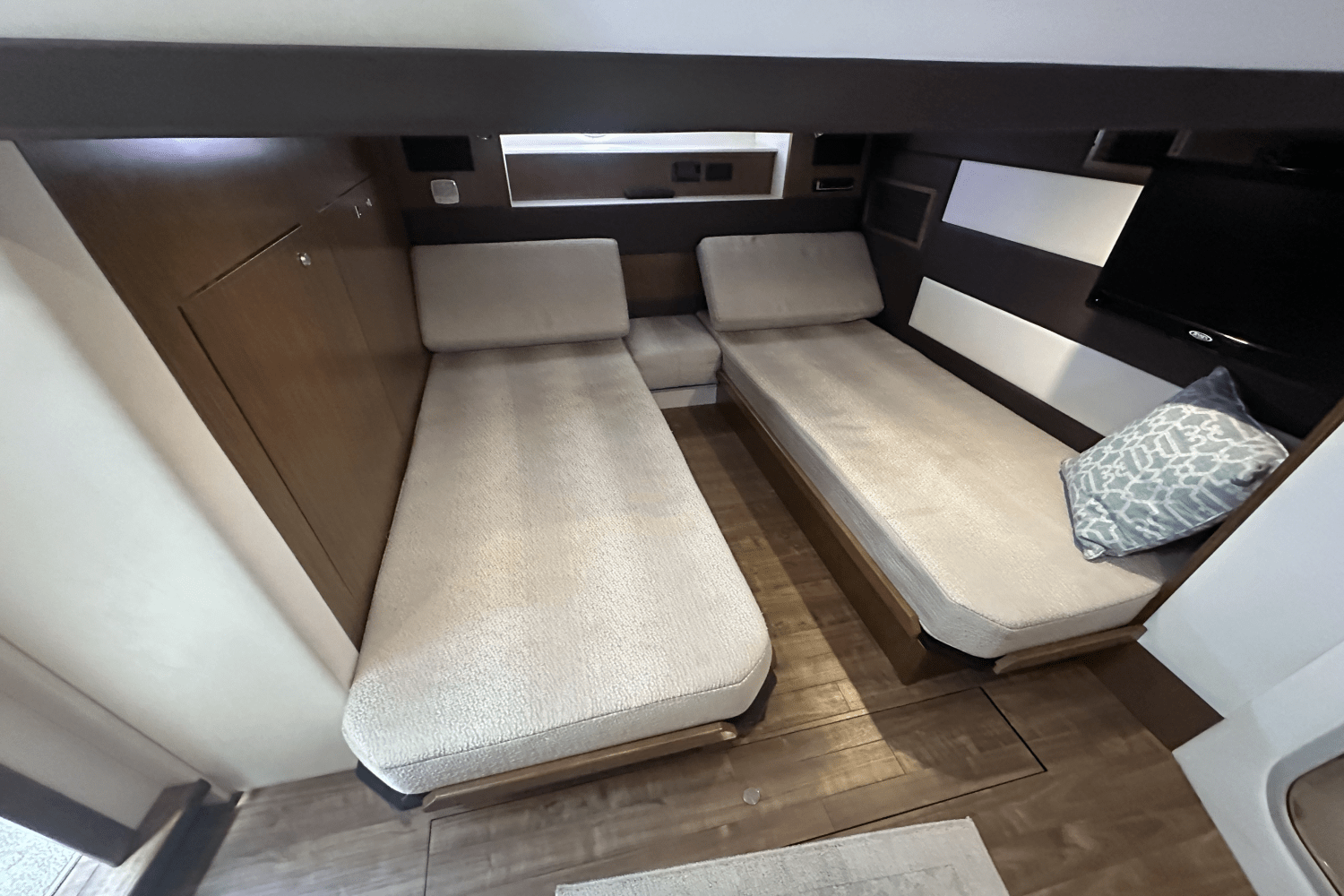 2016 Cruisers Yachts 41 CANTIUS Image Thumbnail #46