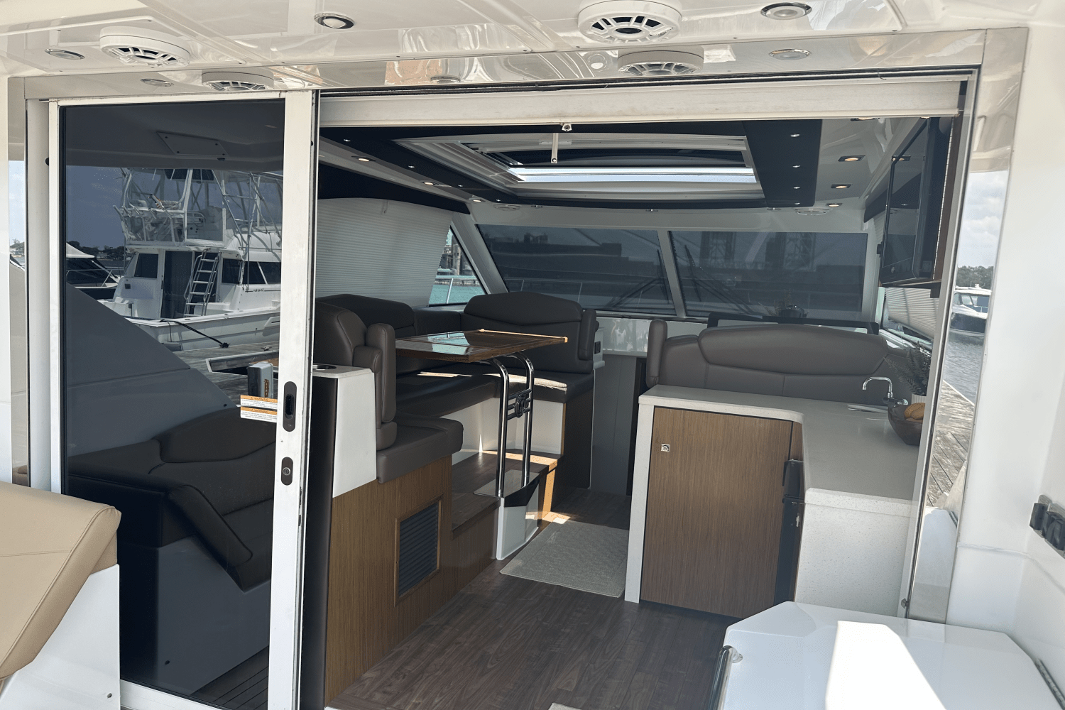 2016 Cruisers Yachts 41 CANTIUS Image Thumbnail #23