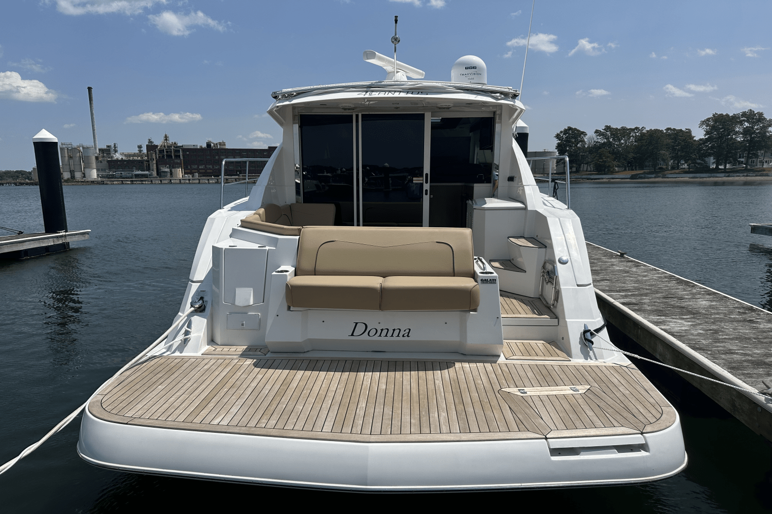 2016 Cruisers Yachts 41 CANTIUS Image Thumbnail #4