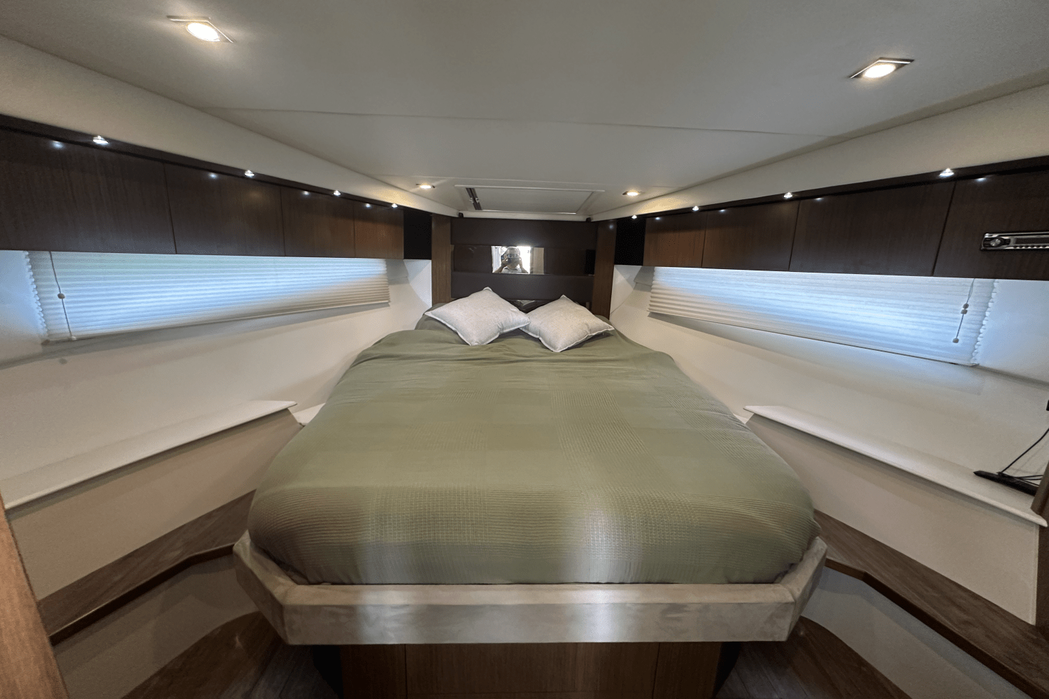 2016 Cruisers Yachts 41 CANTIUS Image Thumbnail #36