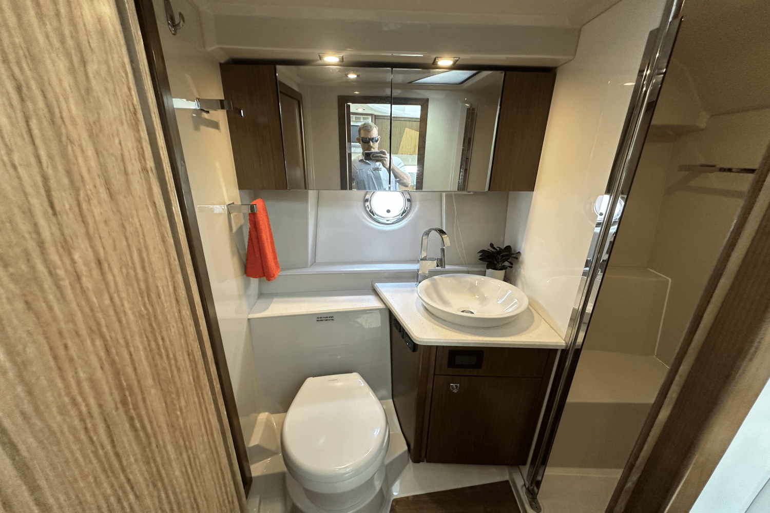 2016 Cruisers Yachts 41 CANTIUS Image Thumbnail #40