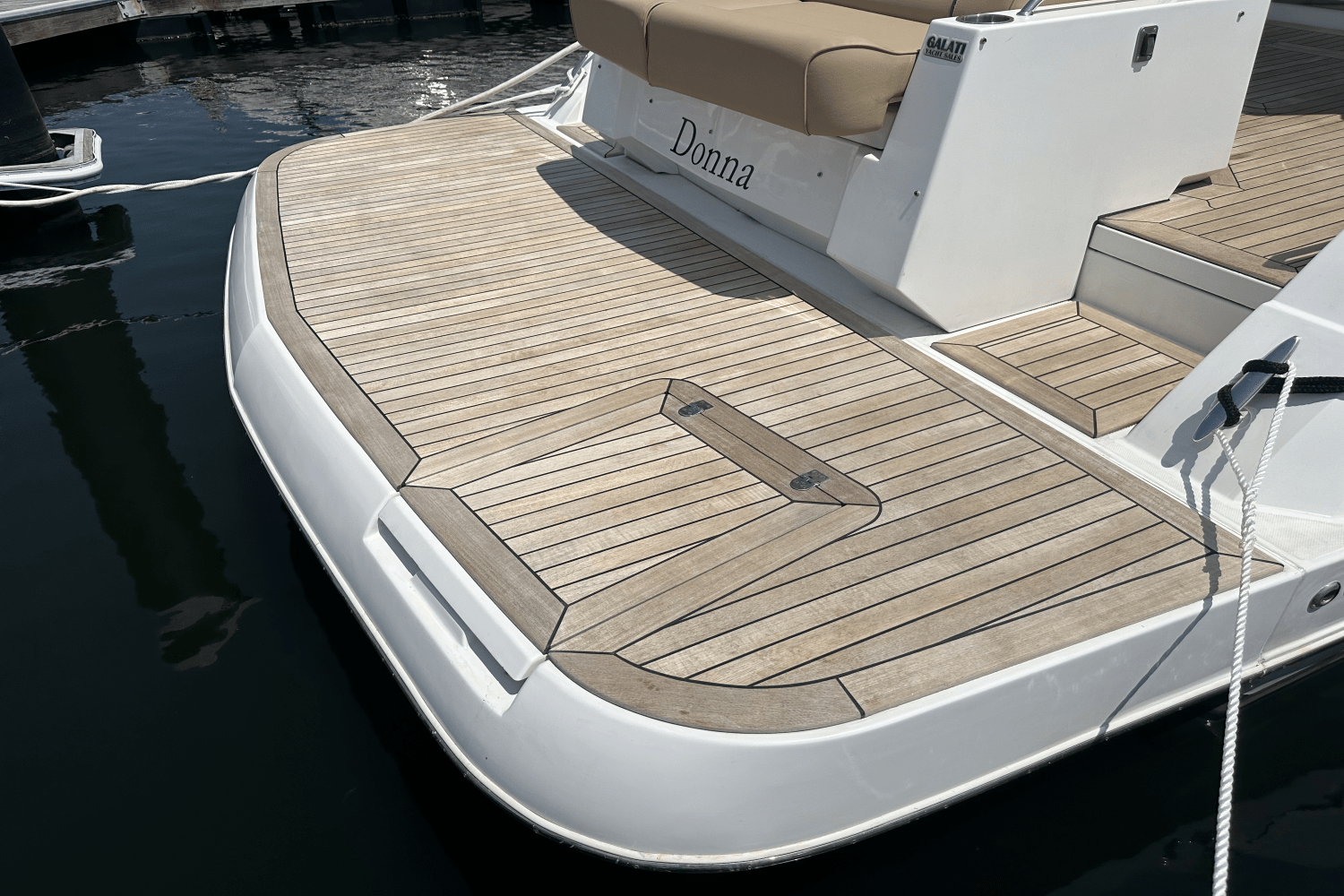 2016 Cruisers Yachts 41 CANTIUS Image Thumbnail #7