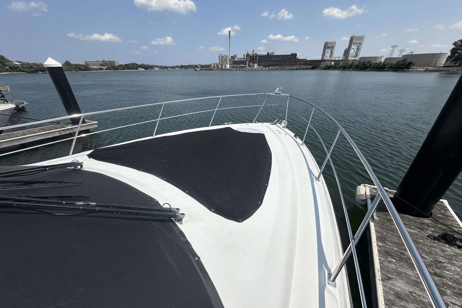 2016 Cruisers Yachts 41 CANTIUS Image Thumbnail #3