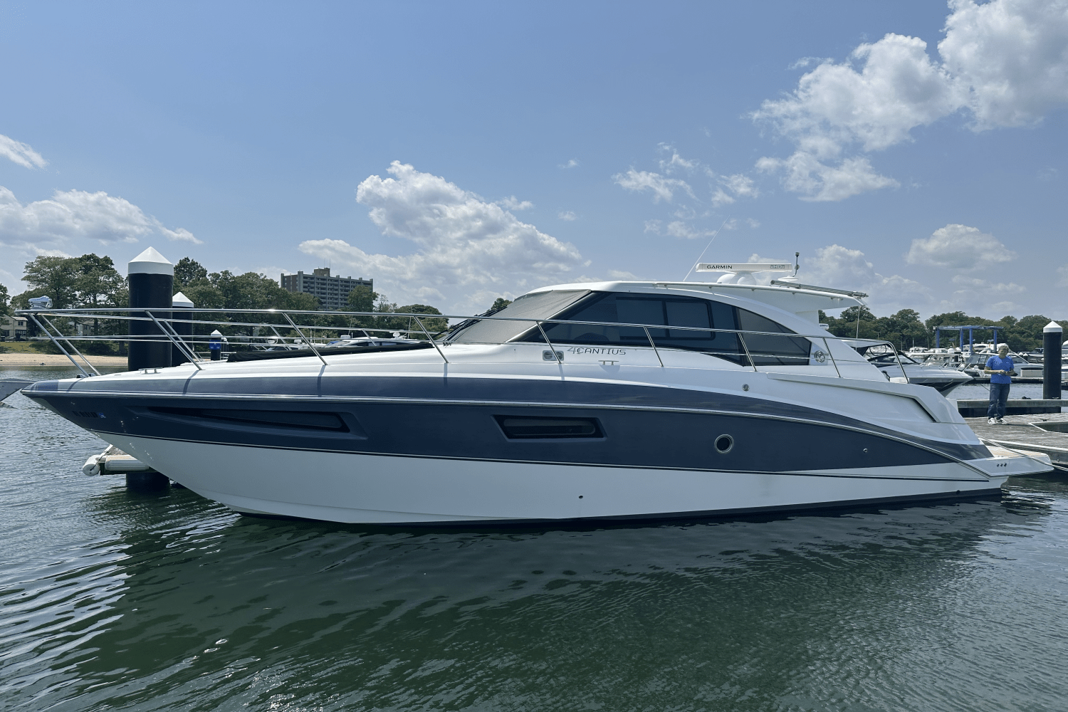 2016 Cruisers Yachts 41 CANTIUS Image Thumbnail #2