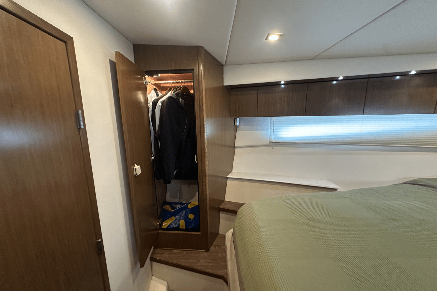 2016 Cruisers Yachts 41 CANTIUS Image Thumbnail #38