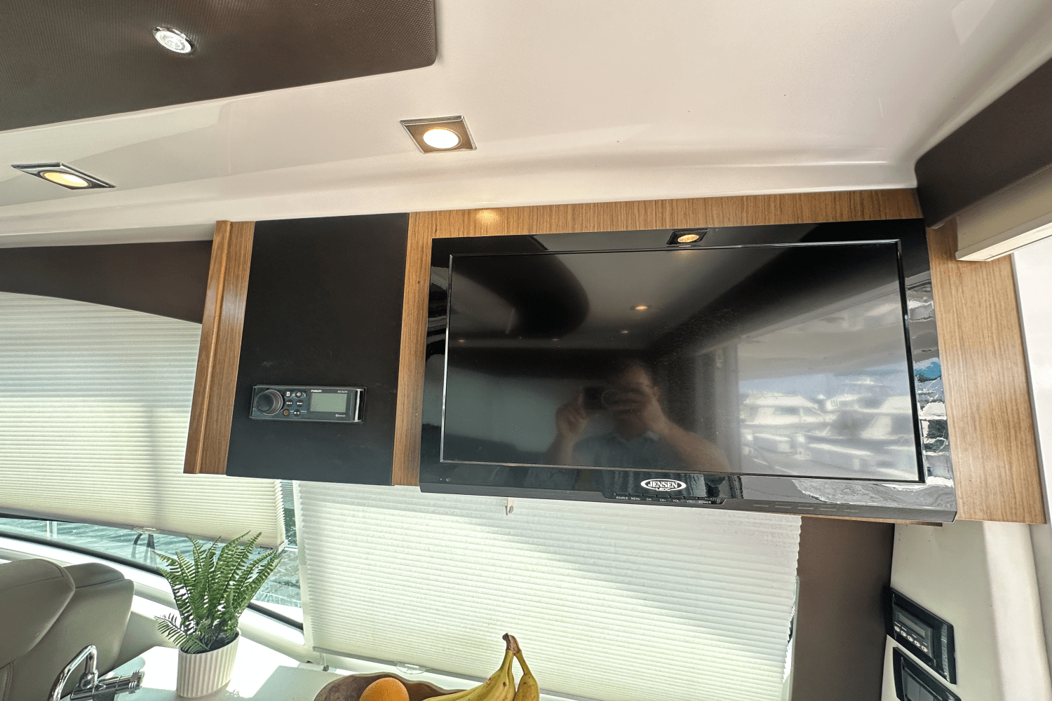2016 Cruisers Yachts 41 CANTIUS Image Thumbnail #26