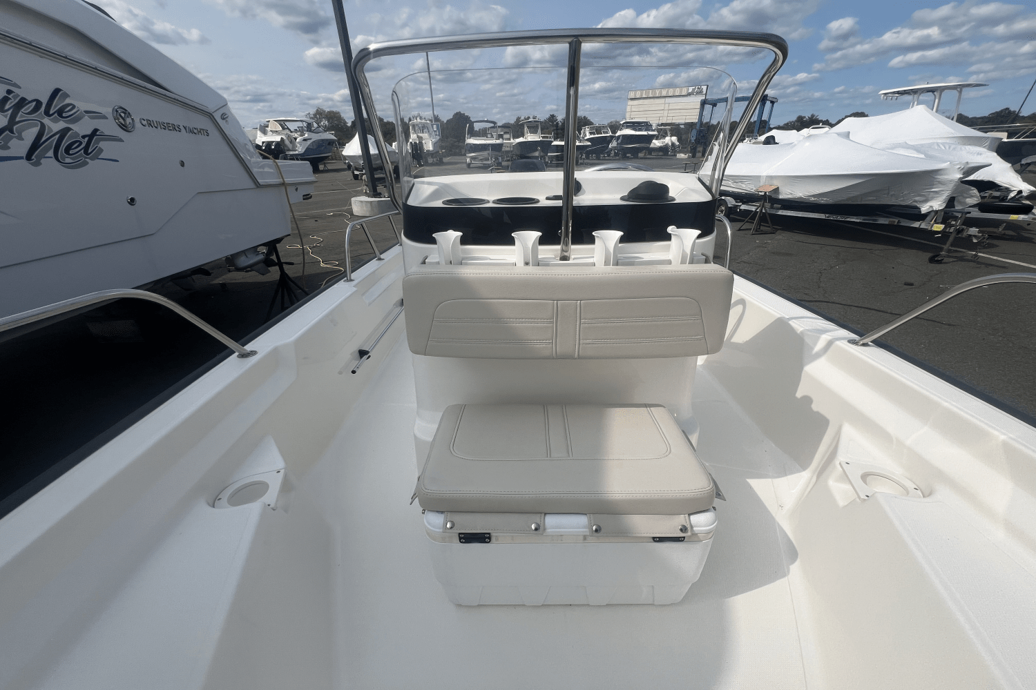 2018 Boston Whaler 150 MONTAUK Image Thumbnail #6