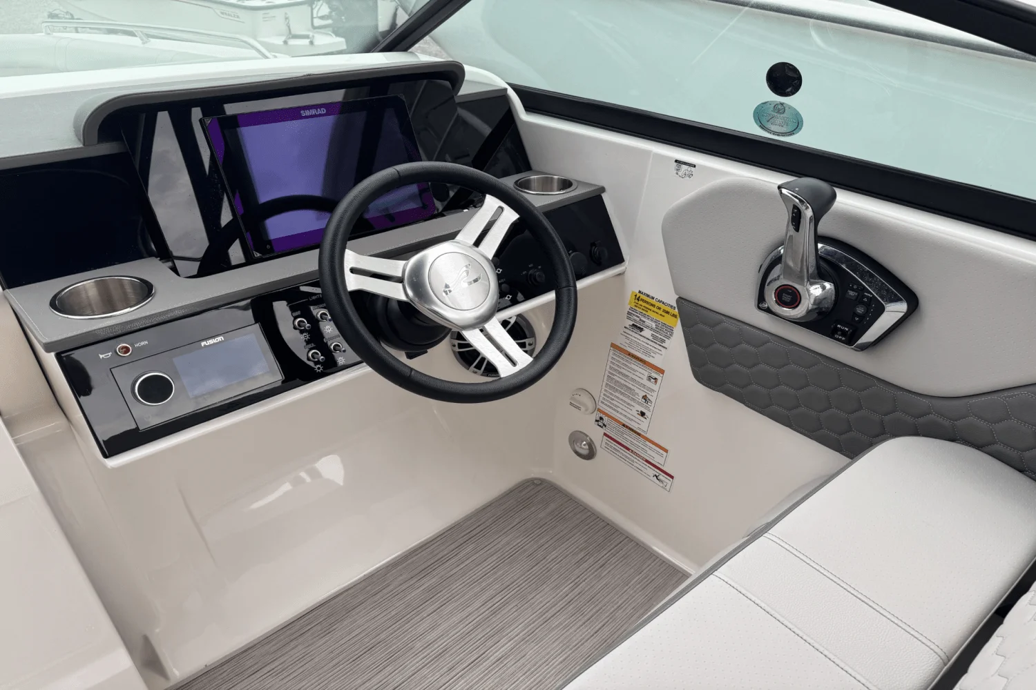 2024 Sea Ray SDX 250 OUTBOARD Image Thumbnail #5