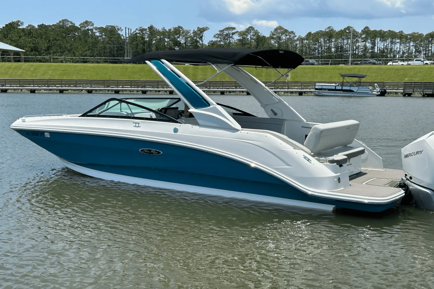 2023 Sea Ray 250 SDX-OB Image Thumbnail #6