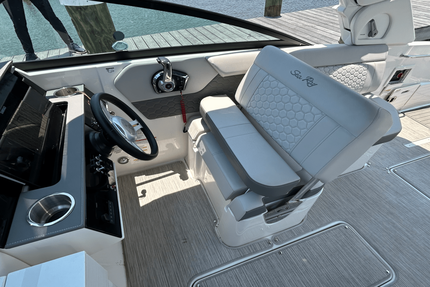 2023 Sea Ray 250 SDX-OB Image Thumbnail #19