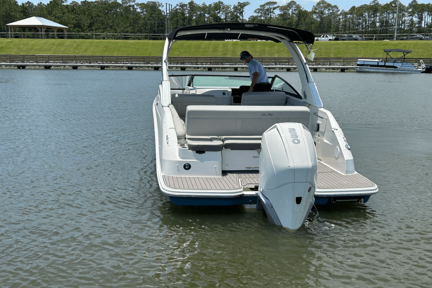 2023 Sea Ray 250 SDX-OB Image Thumbnail #12