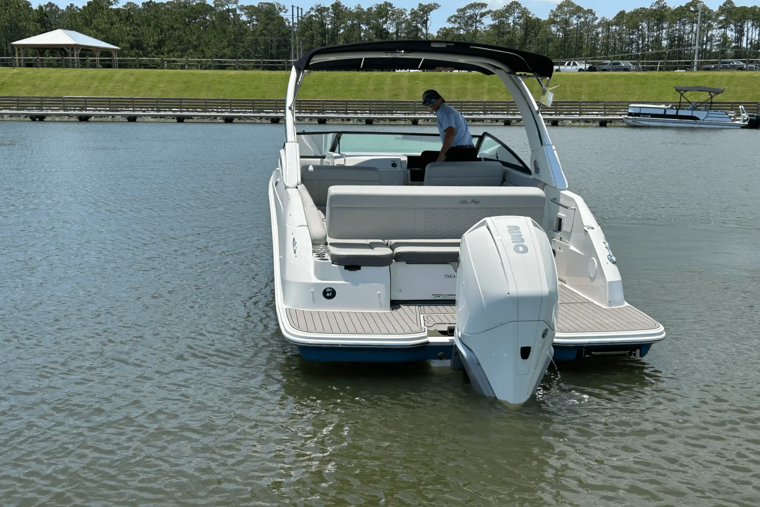 2023 Sea Ray 250 SDX-OB Image Thumbnail #12