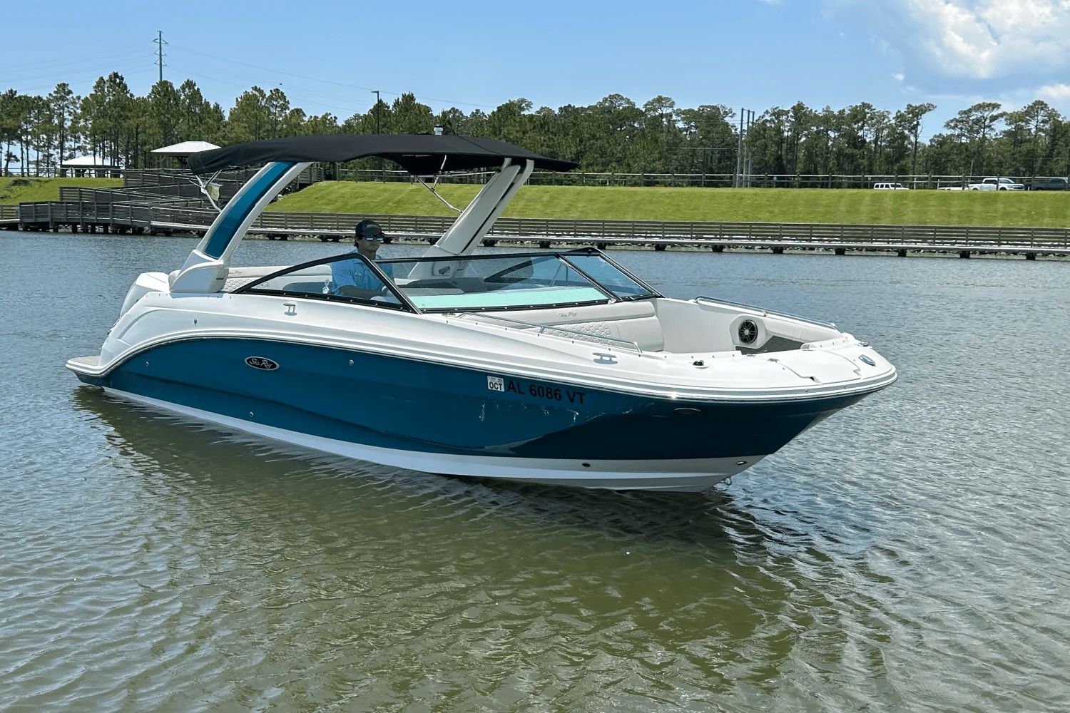 2023 Sea Ray 250 SDX-OB Image Thumbnail #0