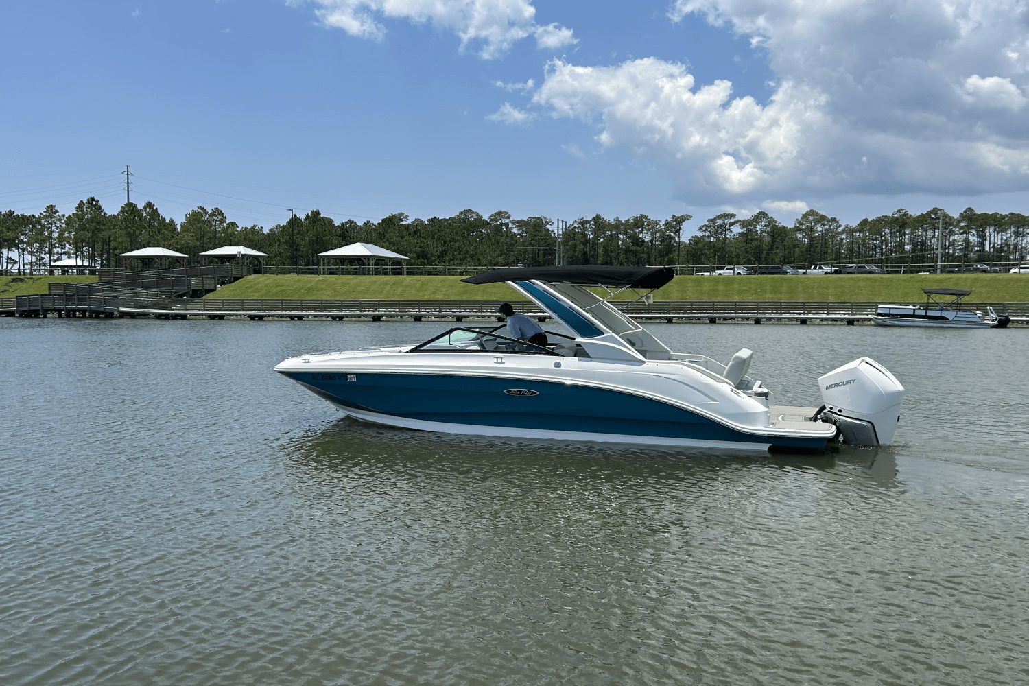 2023 Sea Ray 250 SDX-OB Image Thumbnail #6