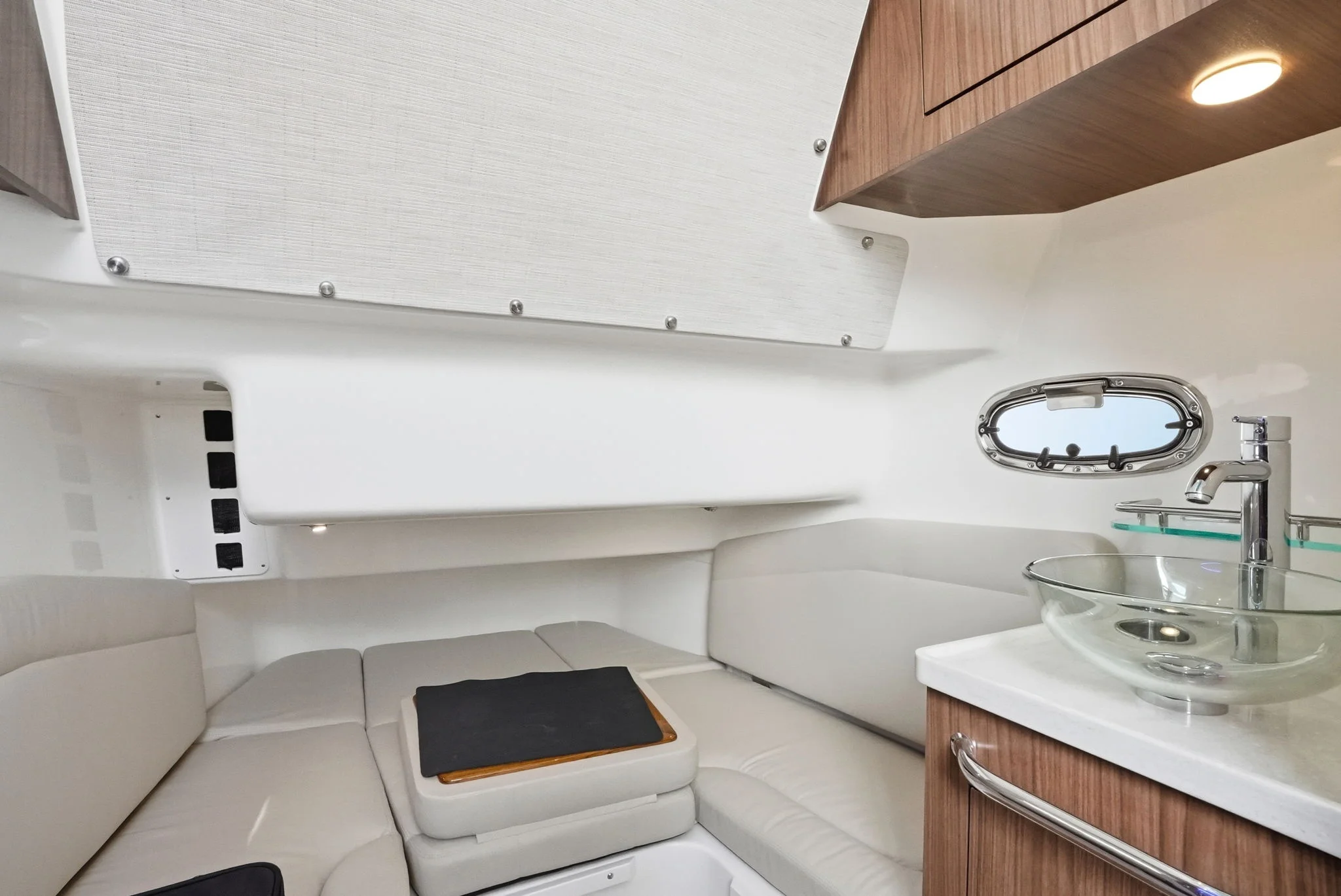 2026 Boston Whaler 380 Outrage Image Thumbnail #20