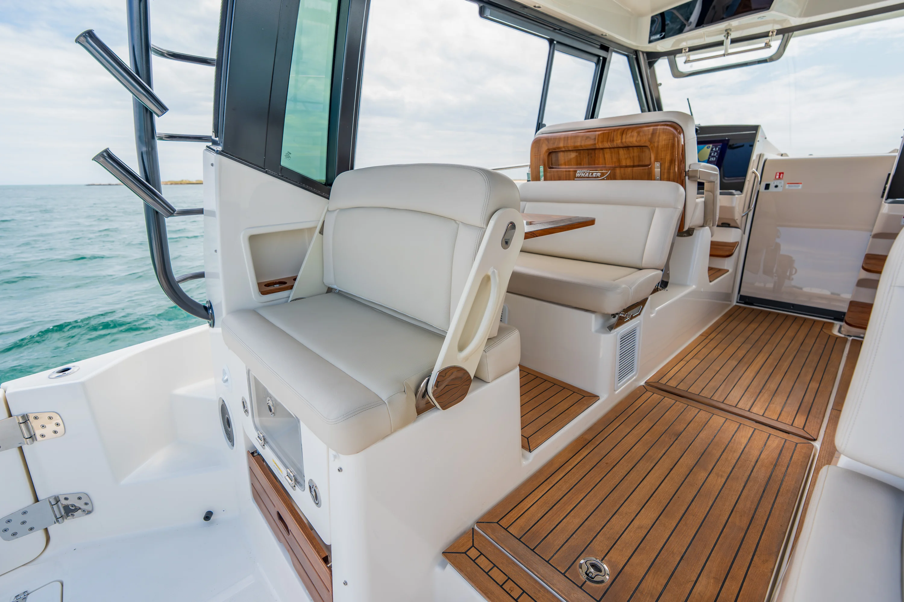 2026 Boston Whaler 405 Conquest Image Thumbnail #10