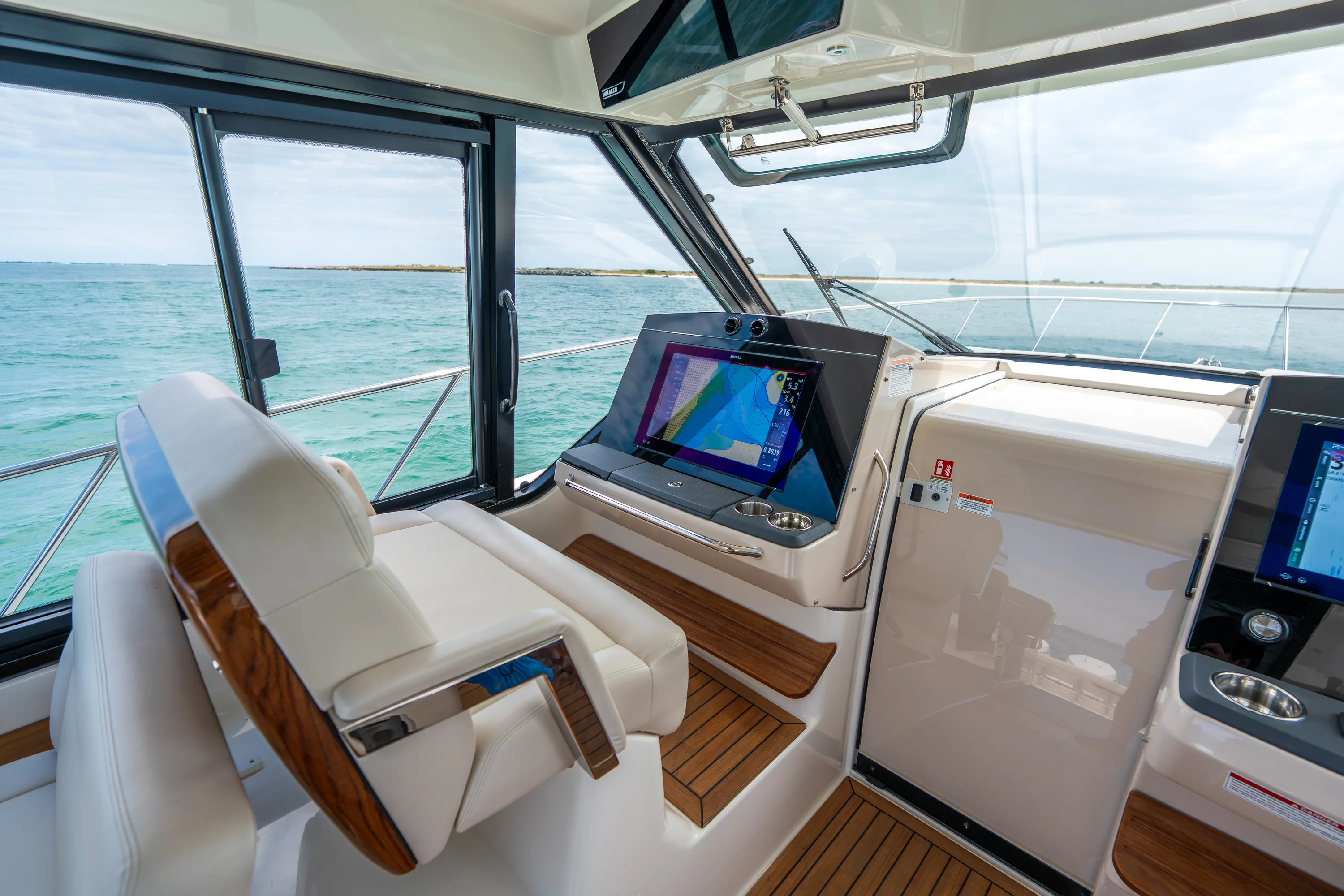 2026 Boston Whaler 405 Conquest Image Thumbnail #12