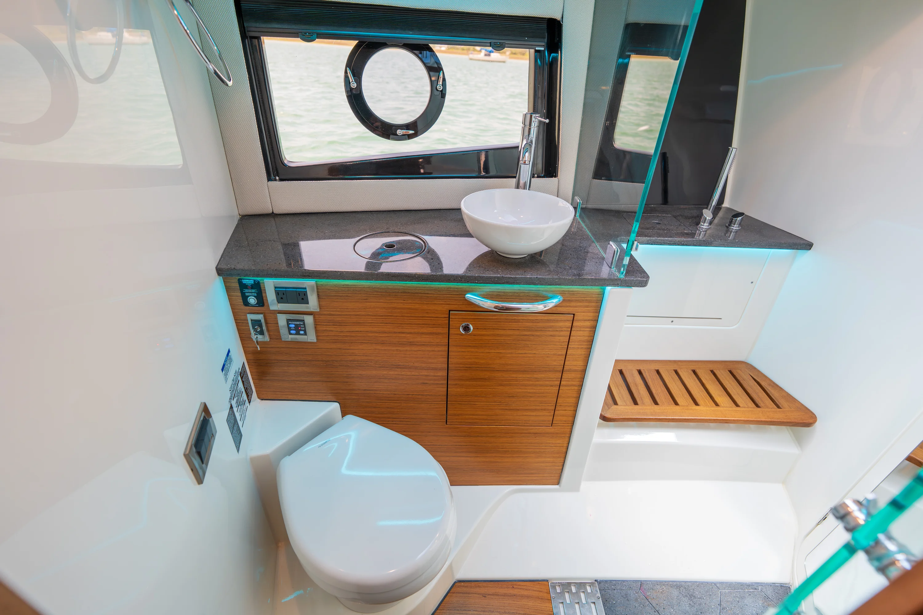 2026 Boston Whaler 405 Conquest Image Thumbnail #37