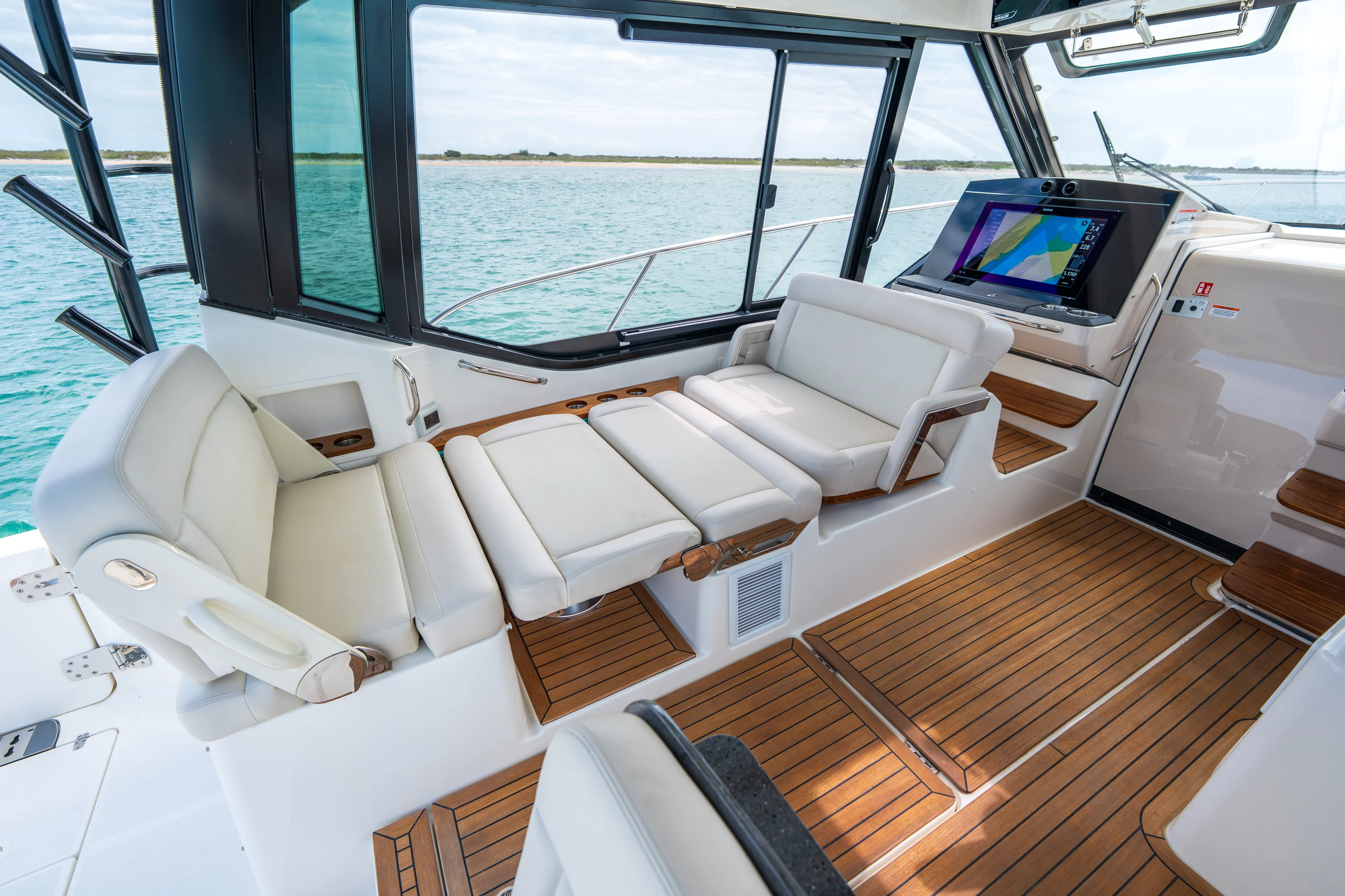 2026 Boston Whaler 405 Conquest Image Thumbnail #14