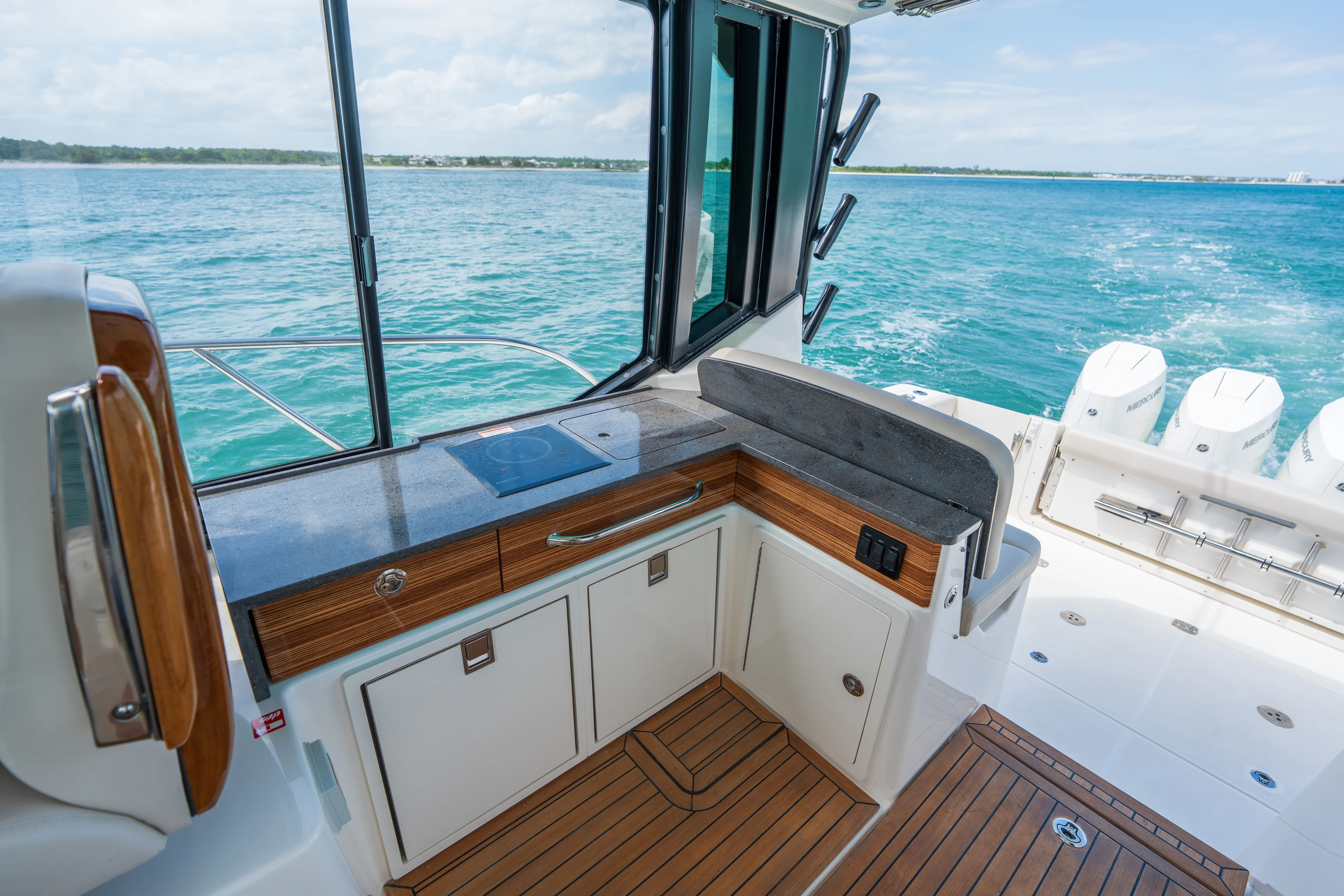 2026 Boston Whaler 405 Conquest Image Thumbnail #13