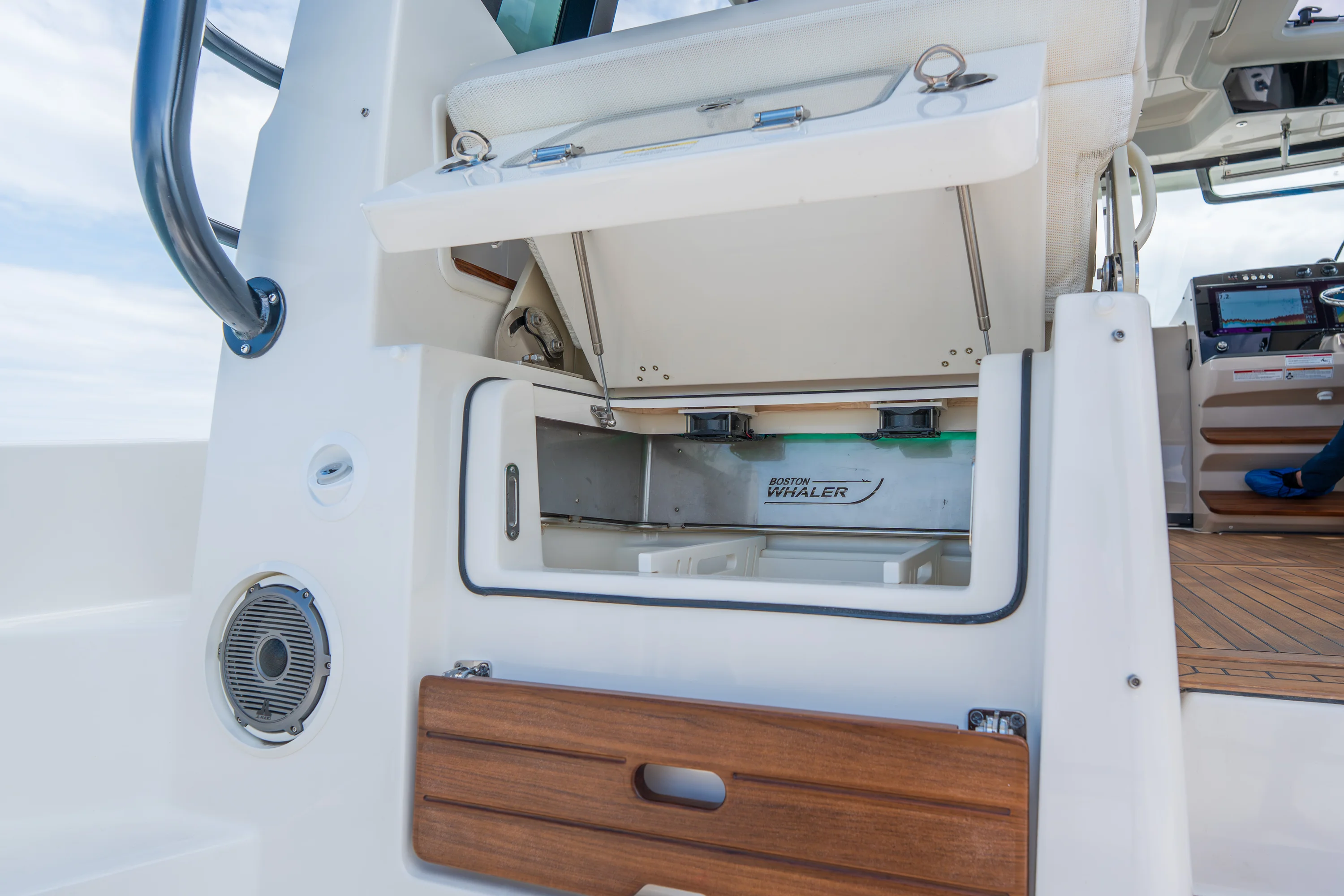 2026 Boston Whaler 405 Conquest Image Thumbnail #16