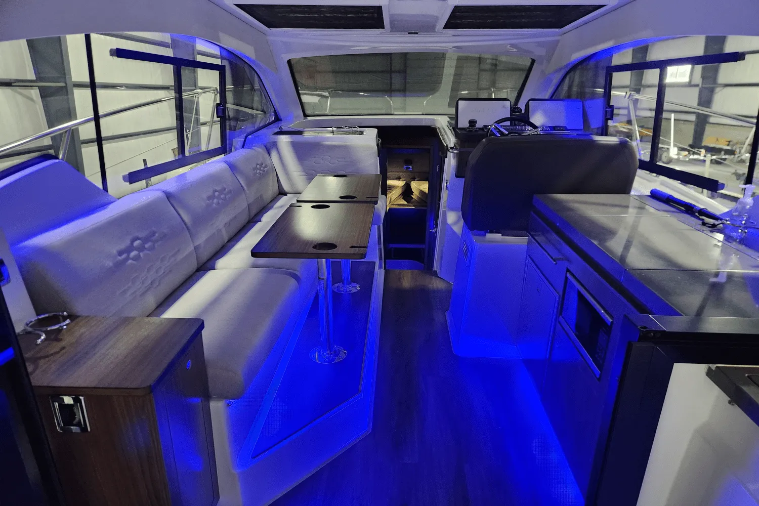 2022 Four Winns 355 VISTA COUPE Image Thumbnail #15