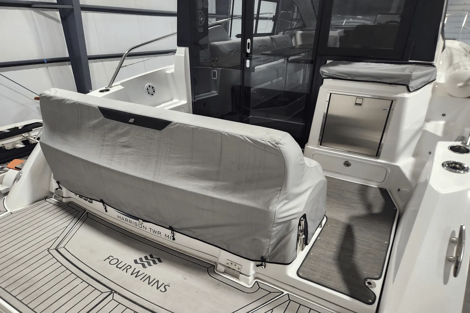 2022 Four Winns 355 VISTA COUPE Image Thumbnail #9