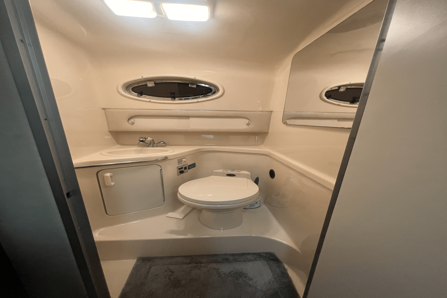 1996 Sea Ray 290 SUNDANCER Image Thumbnail #4