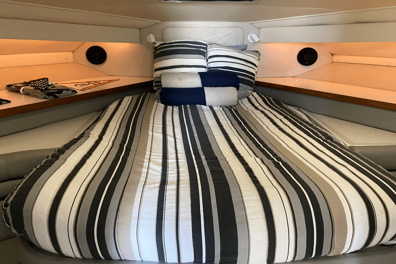 1993 Carver Yachts 38 EXPRESS Image Thumbnail #35